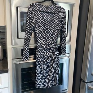 INC Navy and white wrap ruched easy-to-wear dress!  Love the geometric pattern!